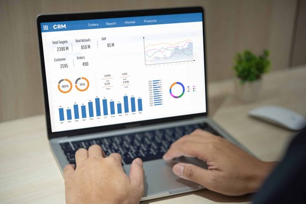 Quelles sont les meilleures stratégies pour collecter des données clients ?
